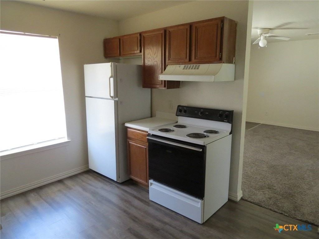 1602 Benttree Dr #D - Photo 4 of 13