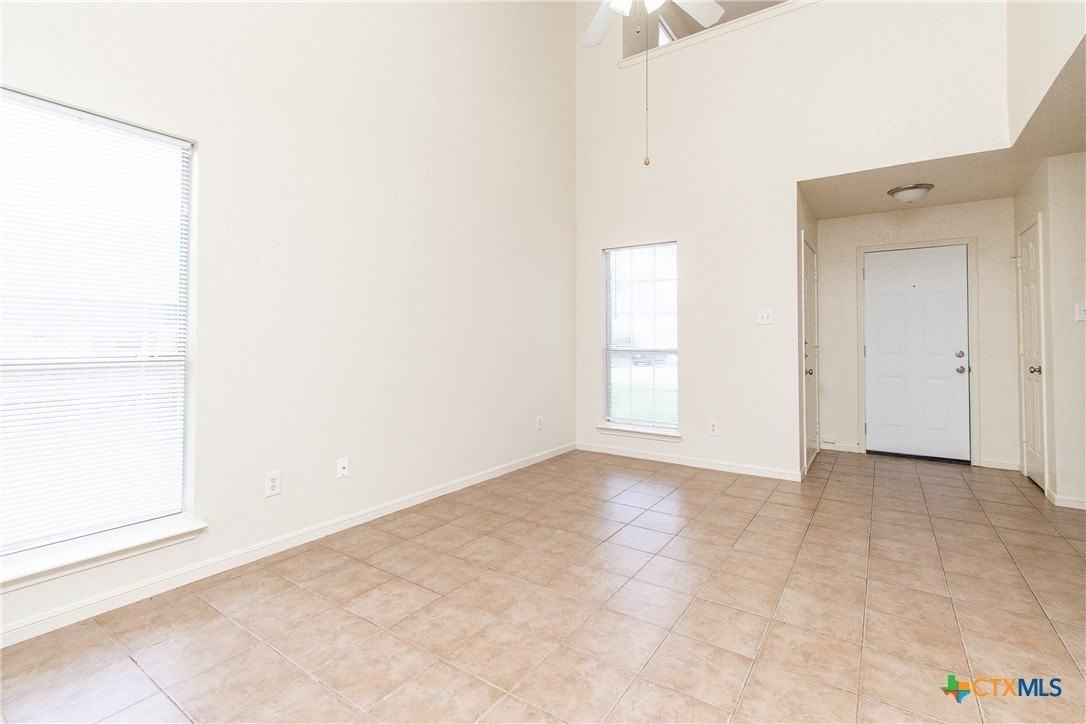 405 Deloris Dr - Photo 3 of 18