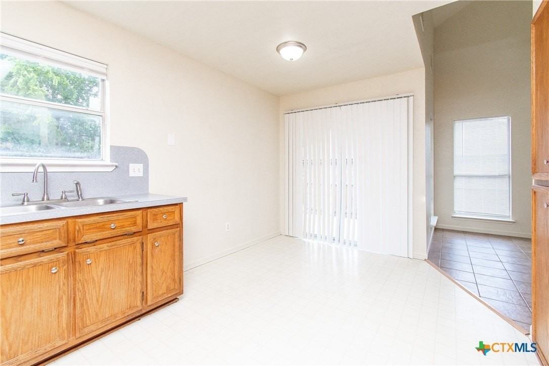 405 Deloris Dr - Photo 6 of 18