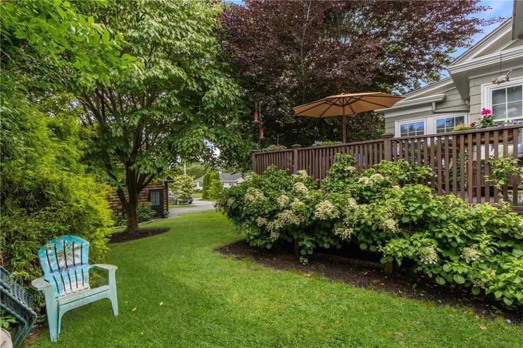 141 Coggeshall Ave - Photo 7 of 39