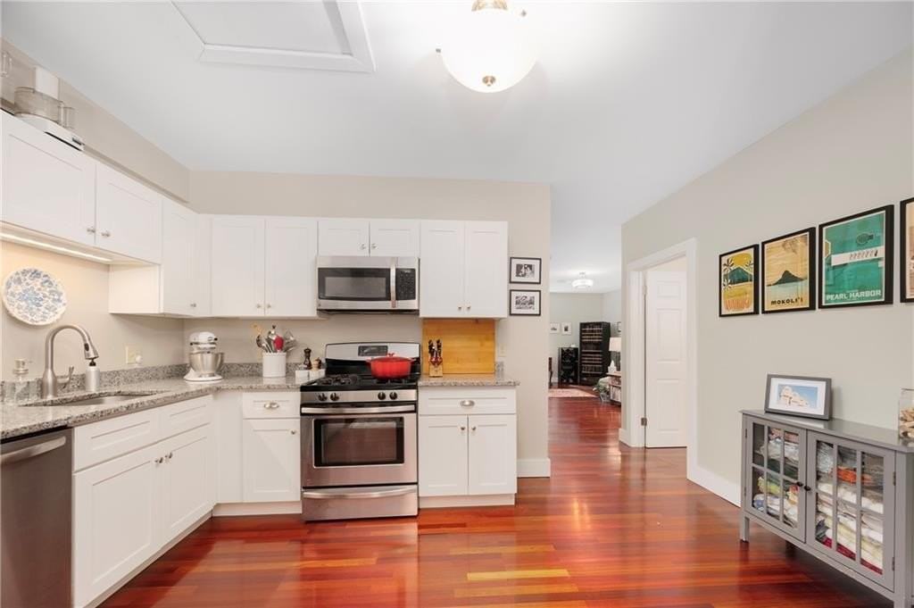 407 Broadway #2 - Photo 5 of 16