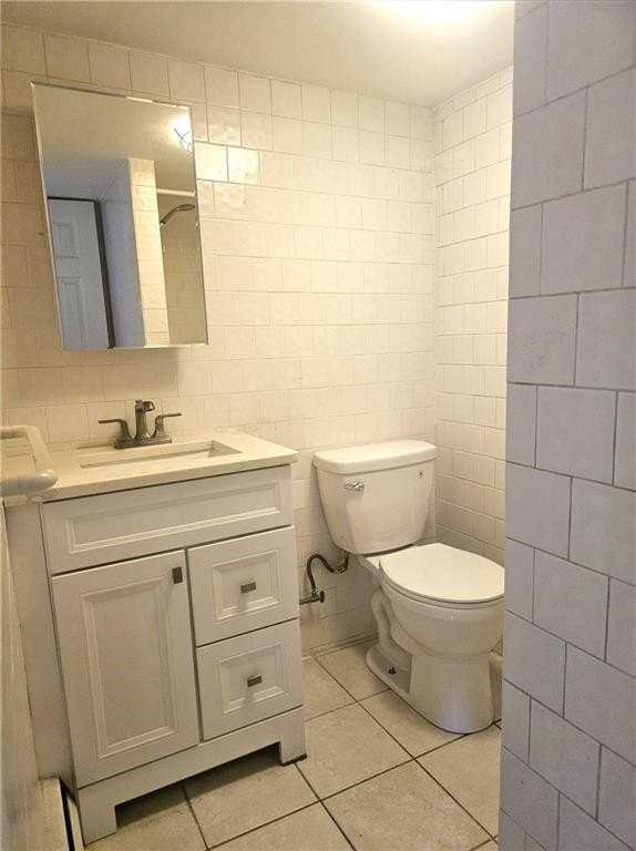 124 Jane St #B - Photo 7 of 15