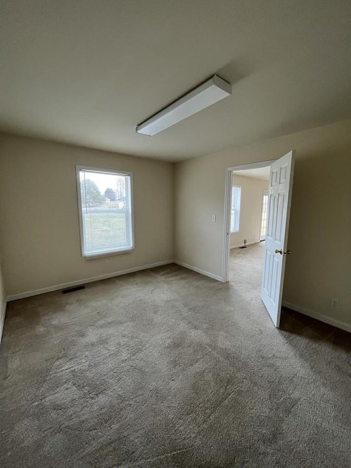 19045 Stone Mountain Rd - Photo 7 of 17