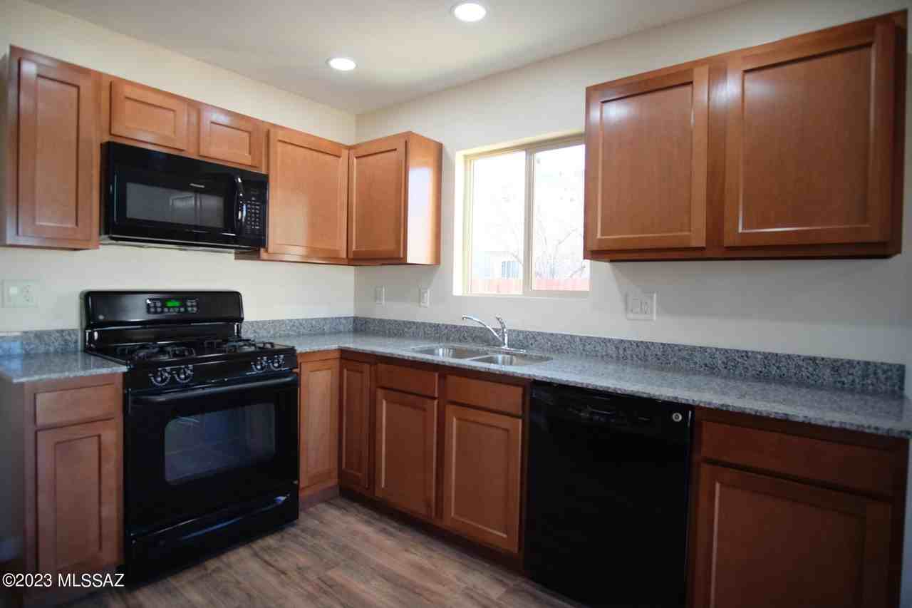 102 W District St #1 - Photo 7 of 29
