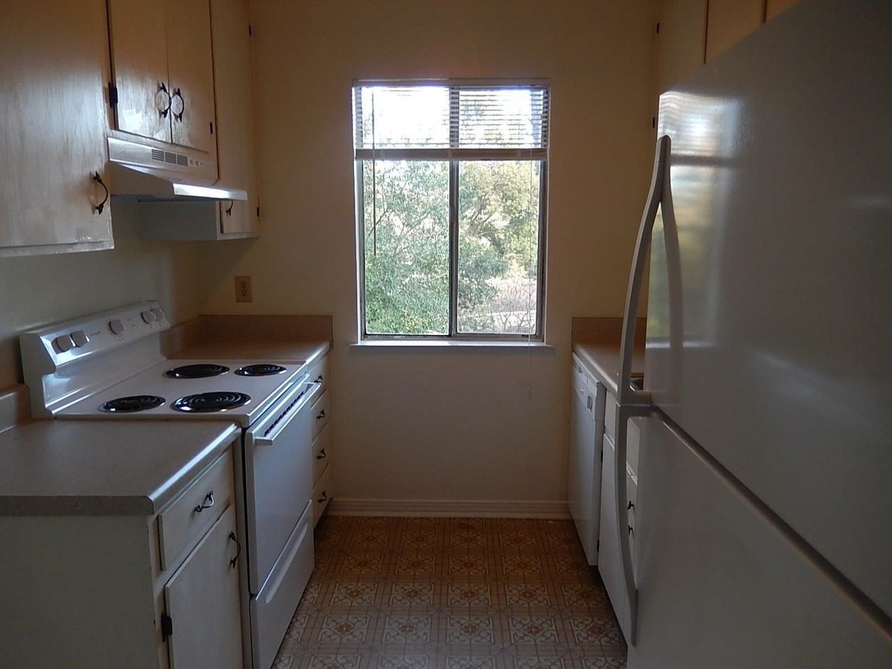 1802 Salmon Dr - Photo 2 of 24