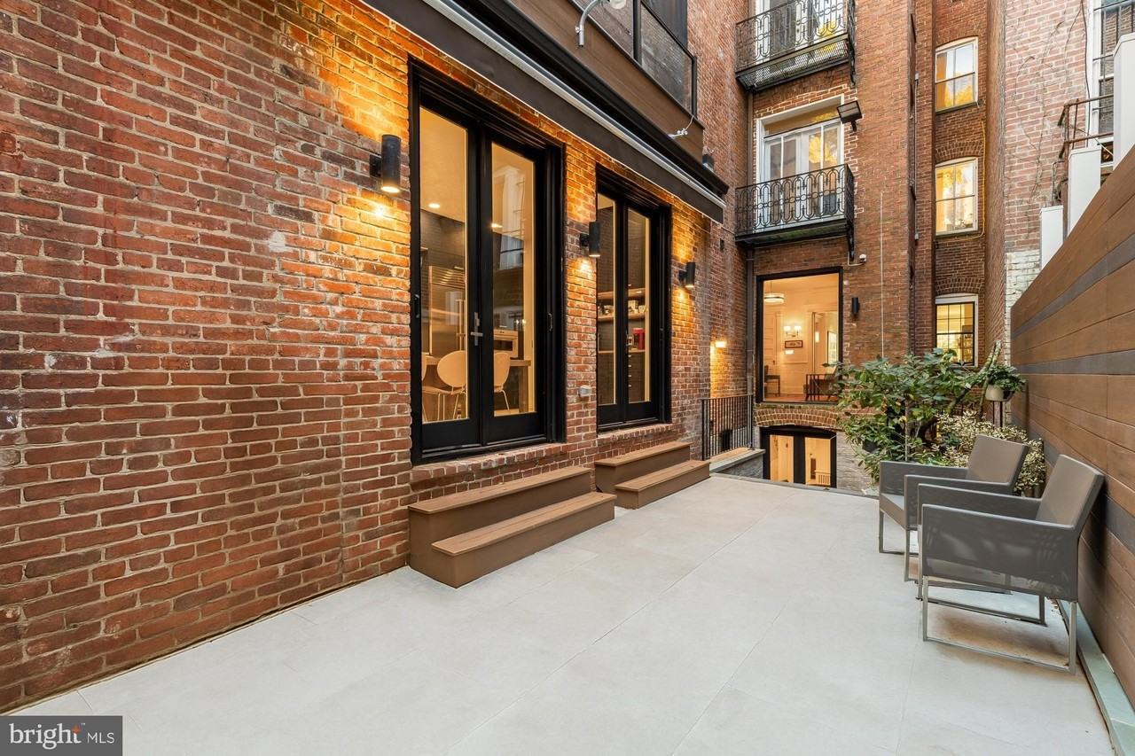2137 R St Nw - Photo 3 of 34