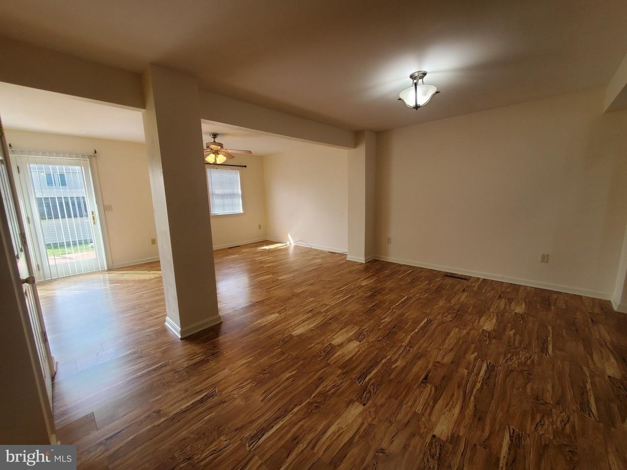 218 E N Street - Photo 2 of 39