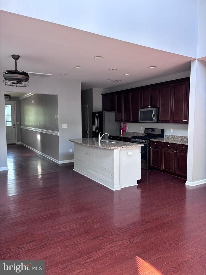 33339 Lone Cedar Lndg - Photo 4 of 22
