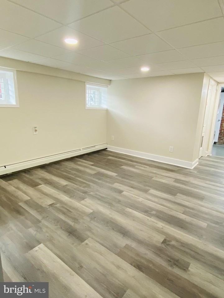 442 Folcroft St #A - Photo 4 of 17
