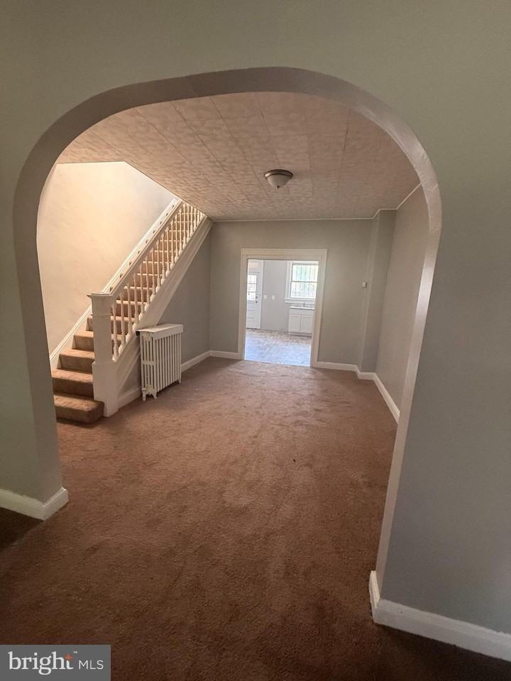 2227 W Lexington St - Photo 3 of 10