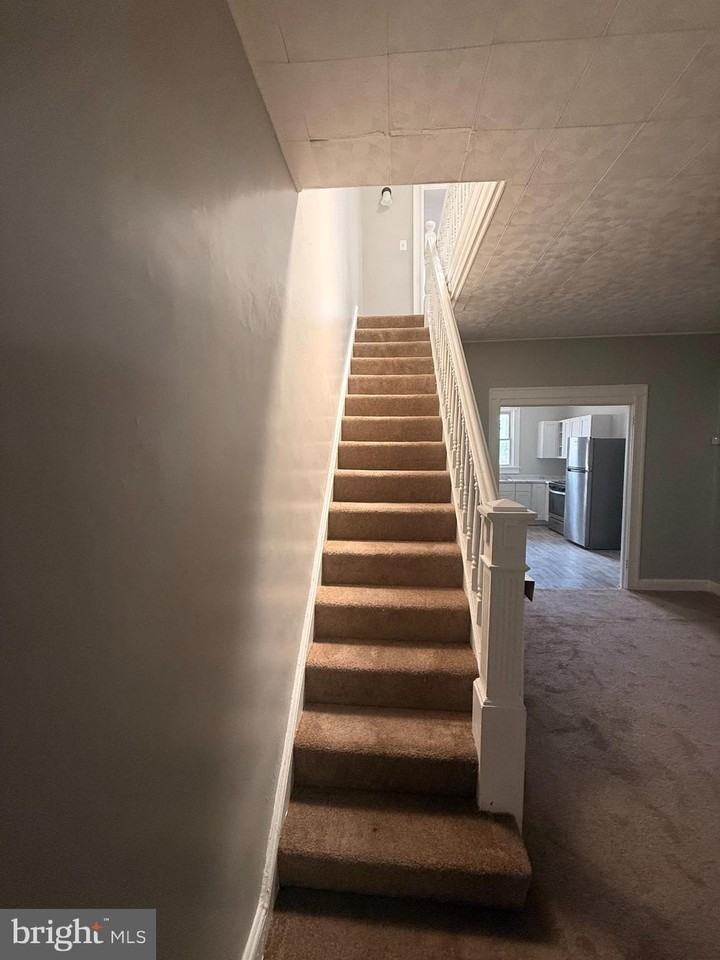 2227 W Lexington St - Photo 5 of 10