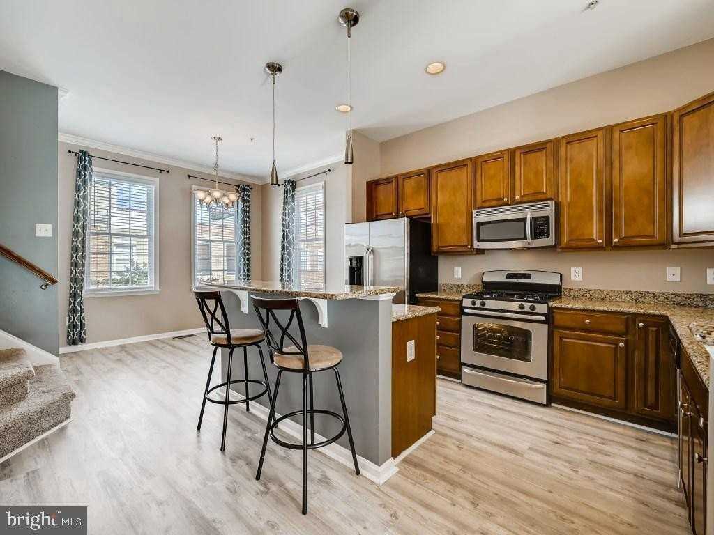 604 S Glover St - Photo 3 of 8