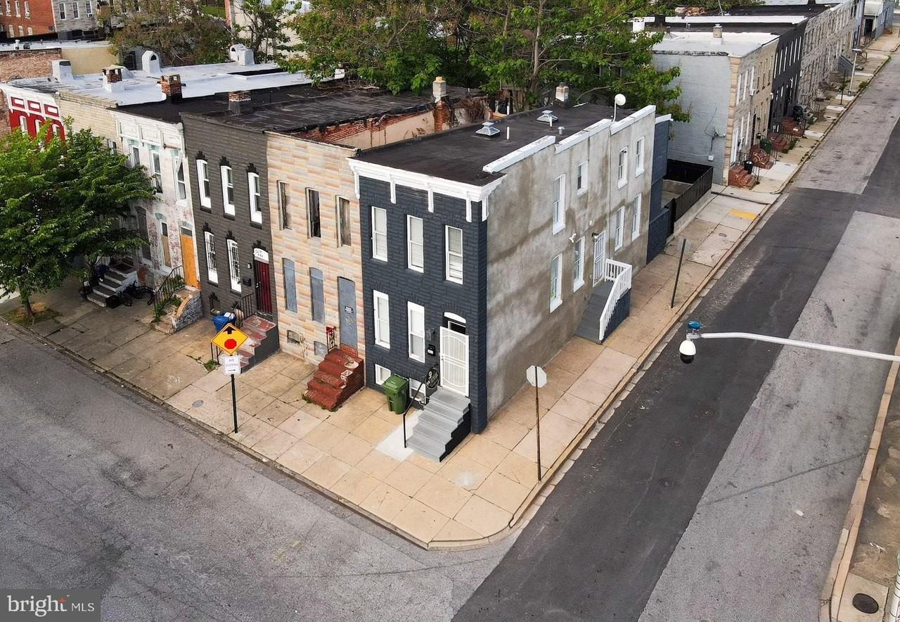 311 S Pulaski St - Photo 2 of 15