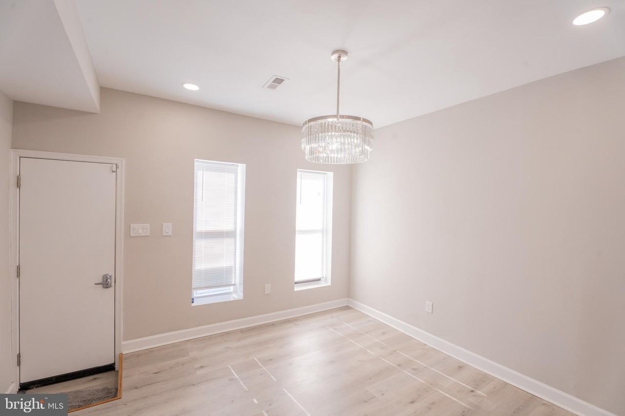 311 S Pulaski St - Photo 5 of 15