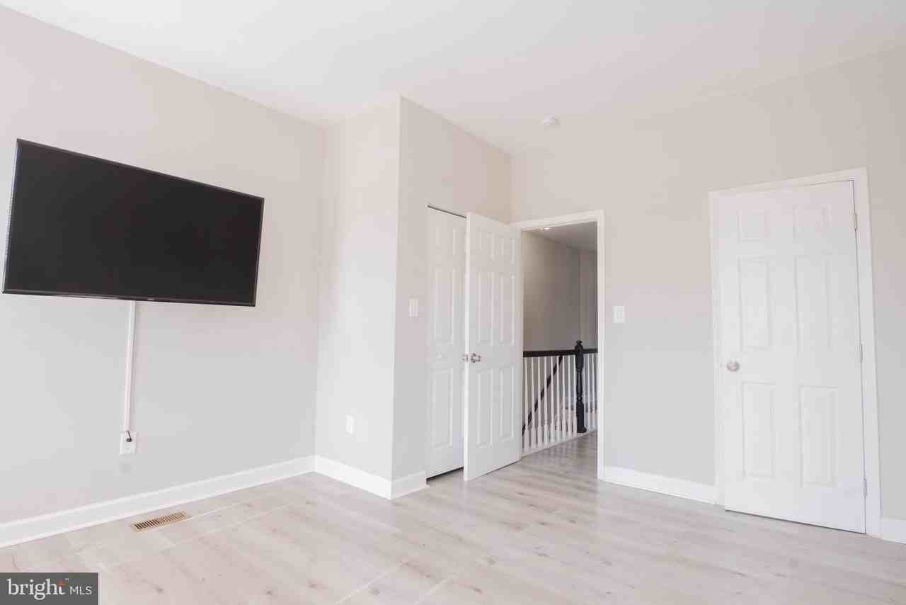 311 S Pulaski St - Photo 7 of 15