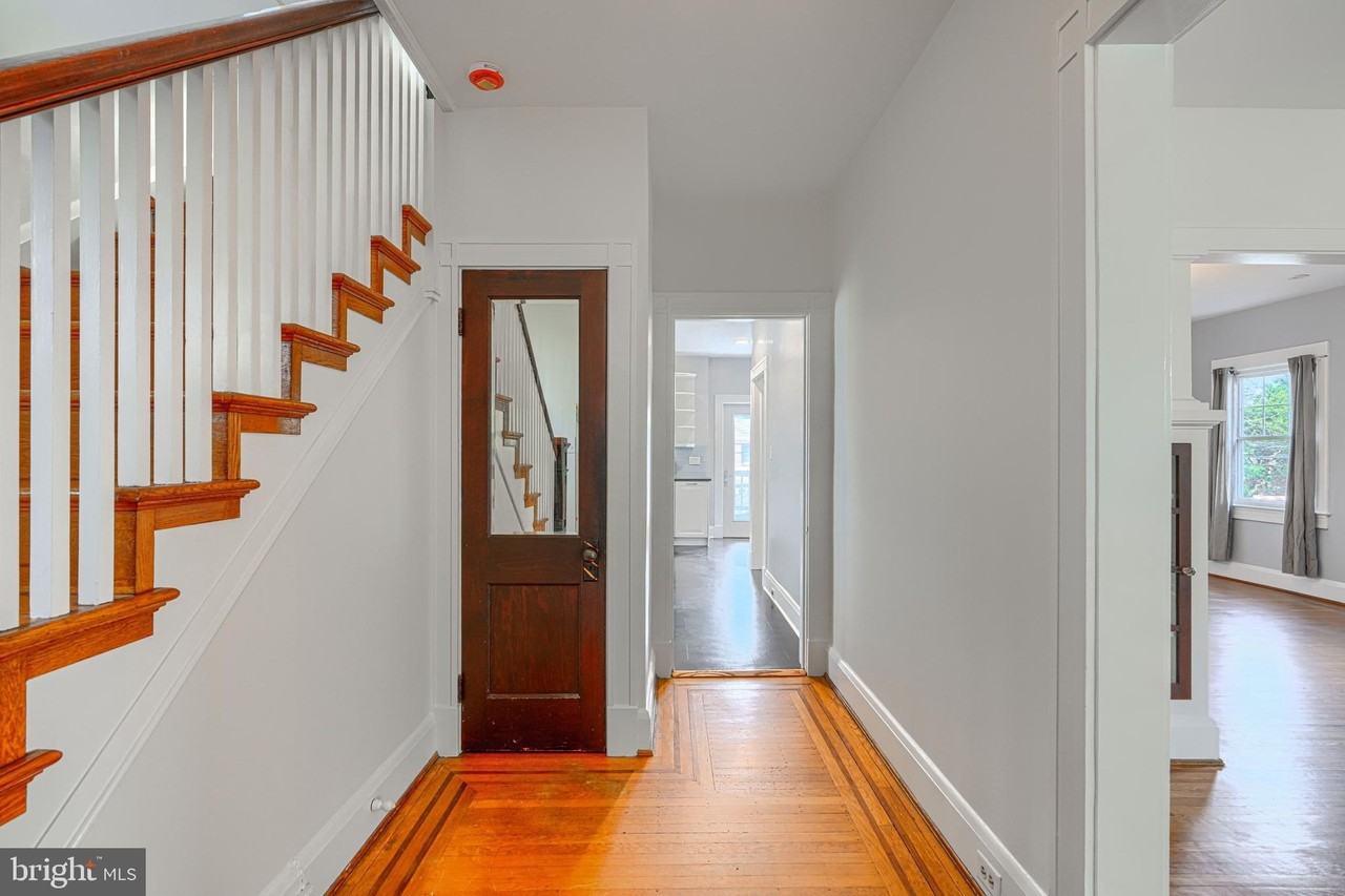 2210 Lake Ave - Photo 3 of 28