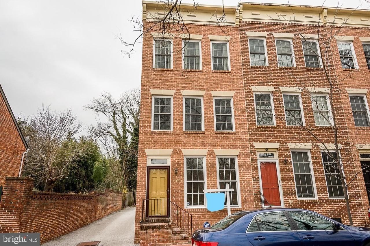 524 Saint Mary St
