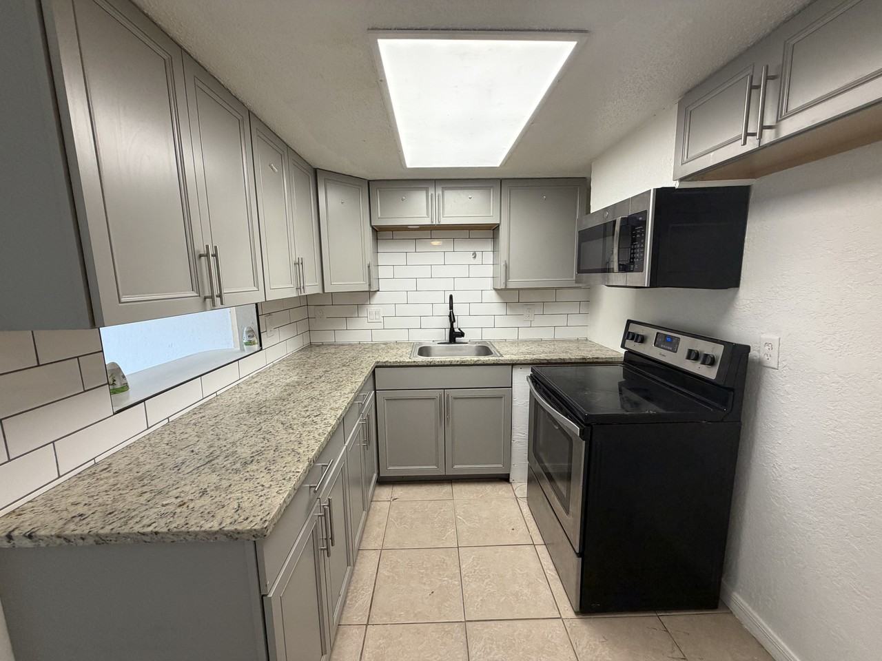 199 Fulton St Ne - Photo 5 of 12