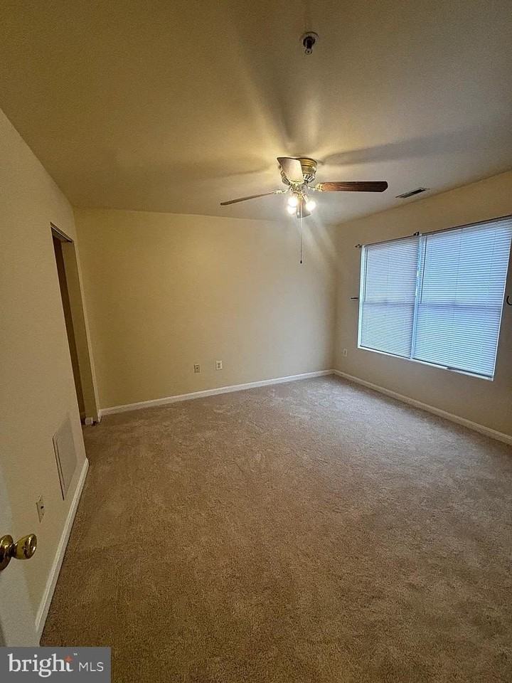 4628 Warren Tree Way - Photo 5 of 7