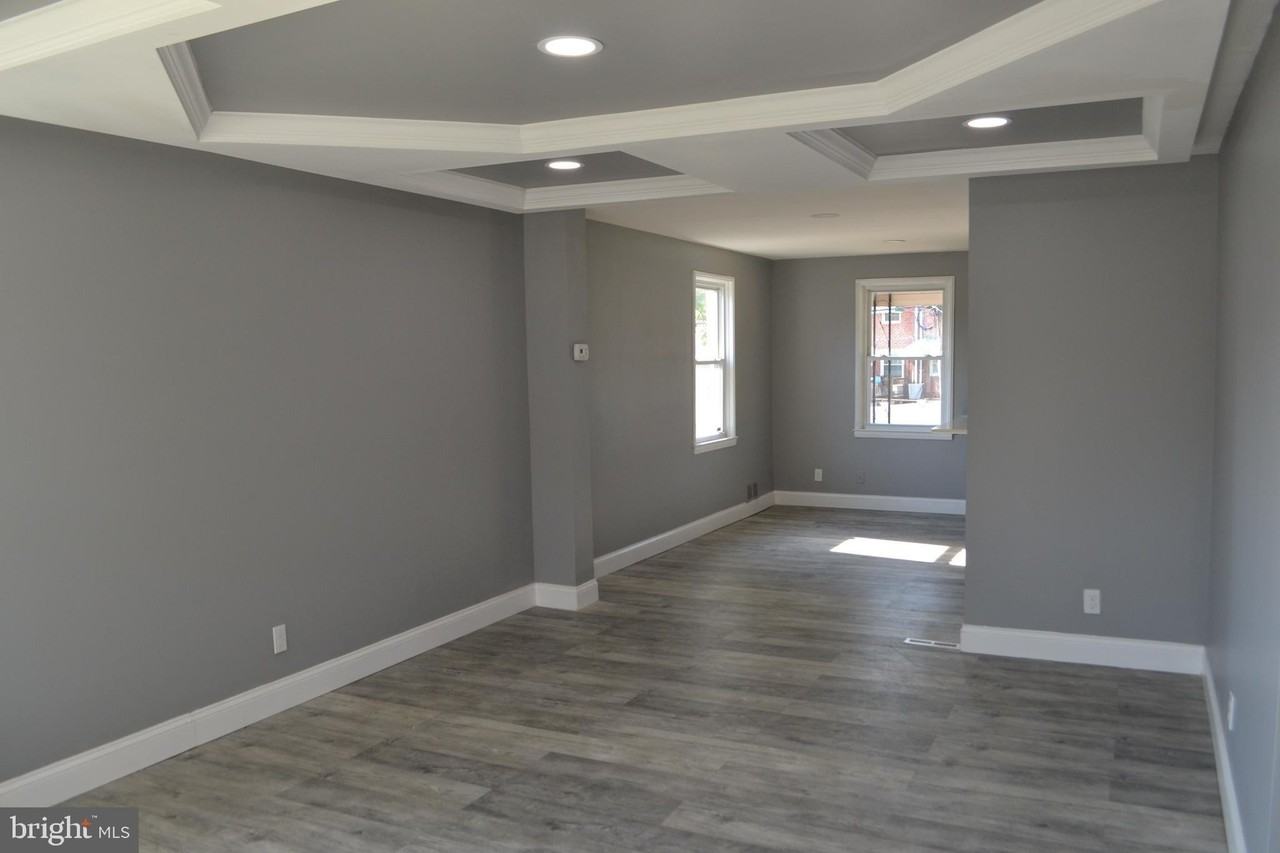 7448 Durwood Rd - Photo 6 of 26