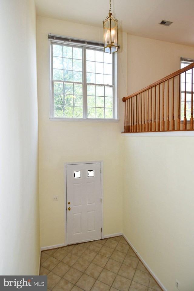 8772 Lincoln St - Photo 4 of 49