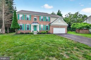 featured image of 9938 Timberknoll Ln