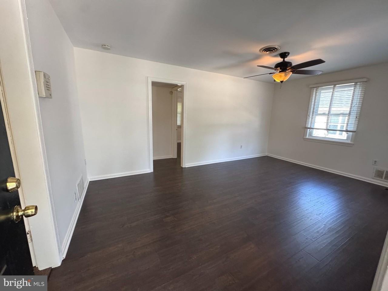 721 Crabb Ave - Photo 2 of 26