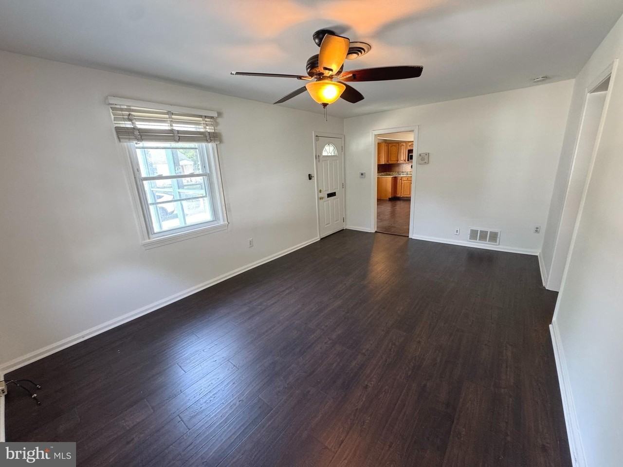 721 Crabb Ave - Photo 3 of 26