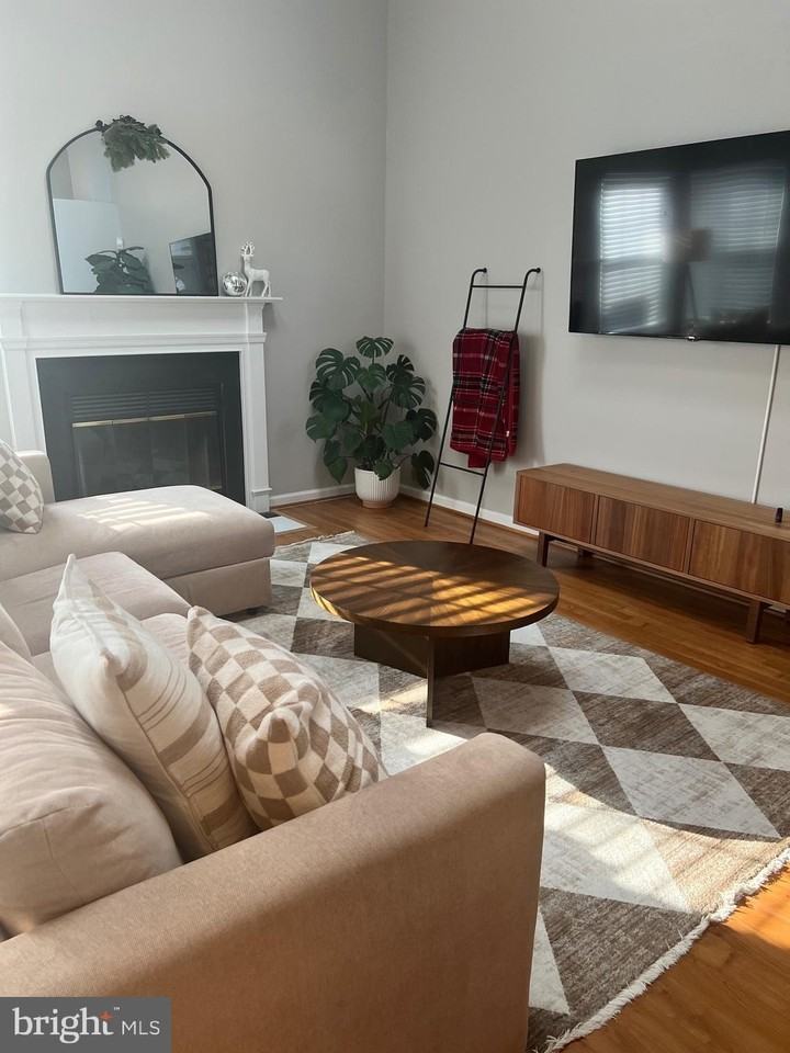 13819 Lord Fairfax Pl - Photo 5 of 10