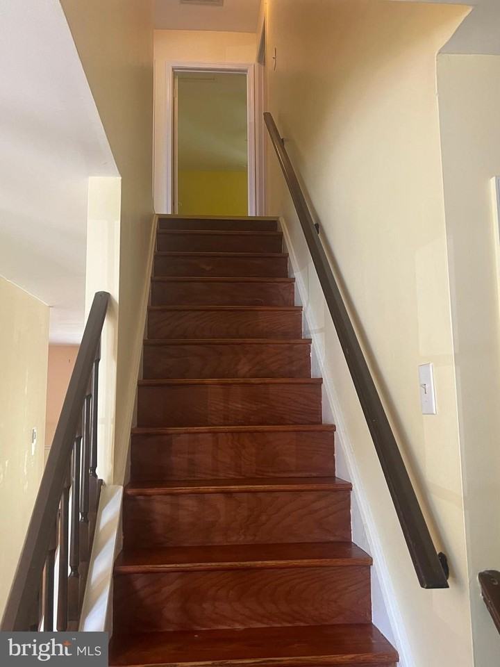 174 Crown Prince Dr - Photo 3 of 17