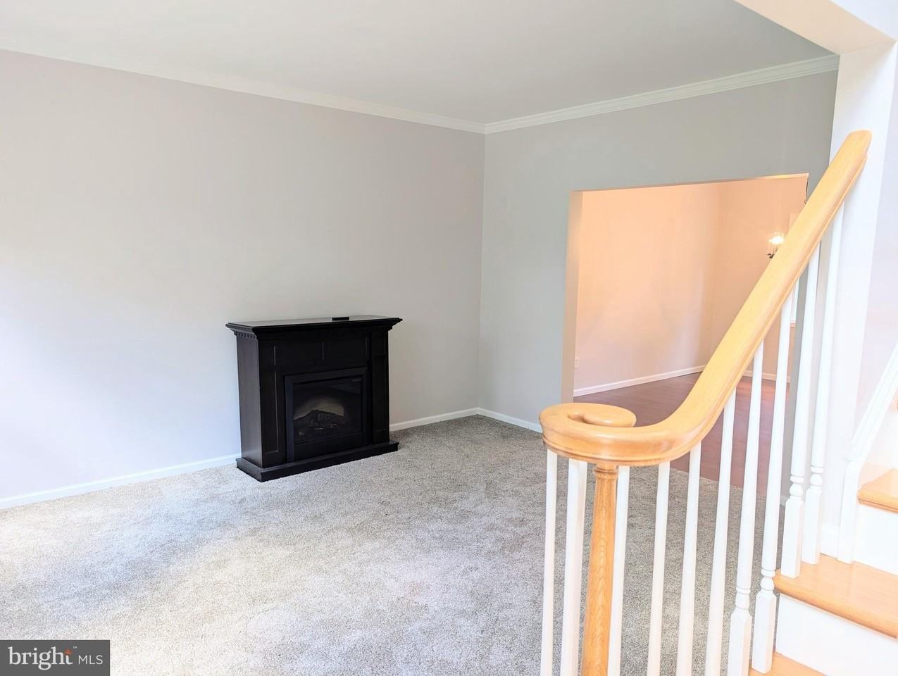 114 Lenape Dr - Photo 5 of 46
