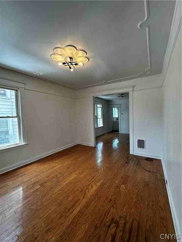 113 E Brighton Ave - Photo 2 of 15