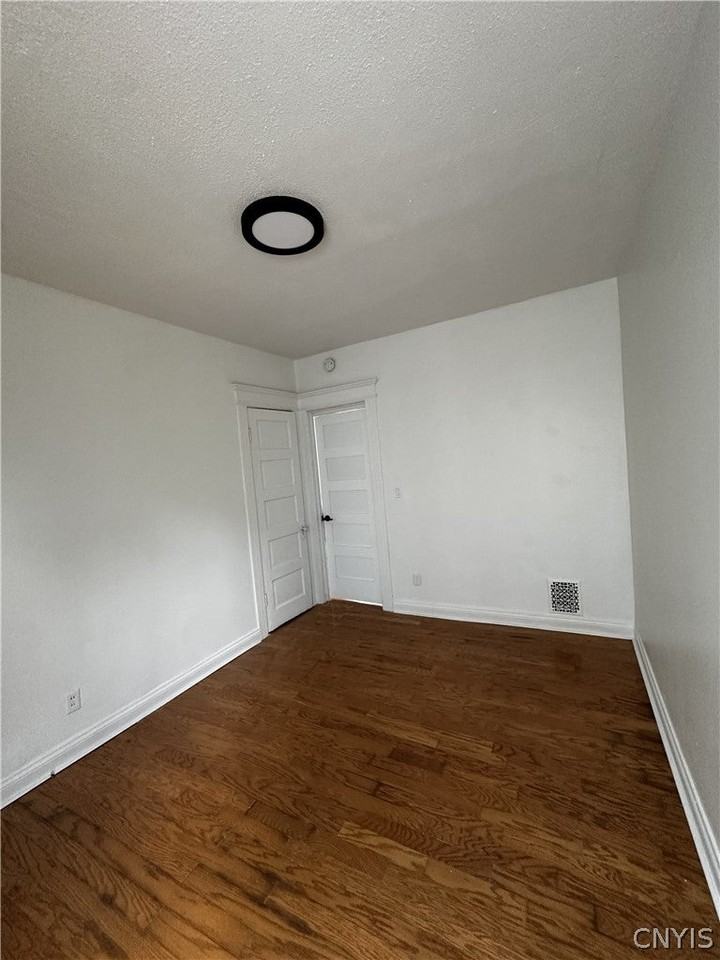 113 E Brighton Ave - Photo 7 of 15