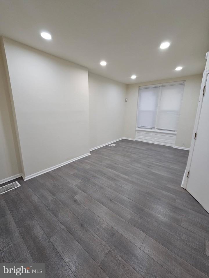 2253 N 16th St - Photo 4 of 9
