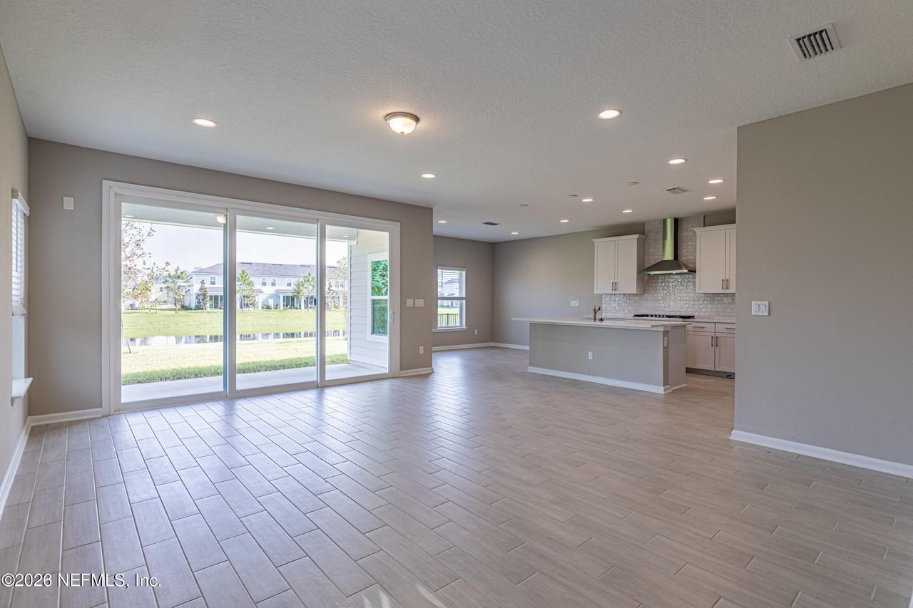 47 Goldcrest Way - Photo 3 of 21