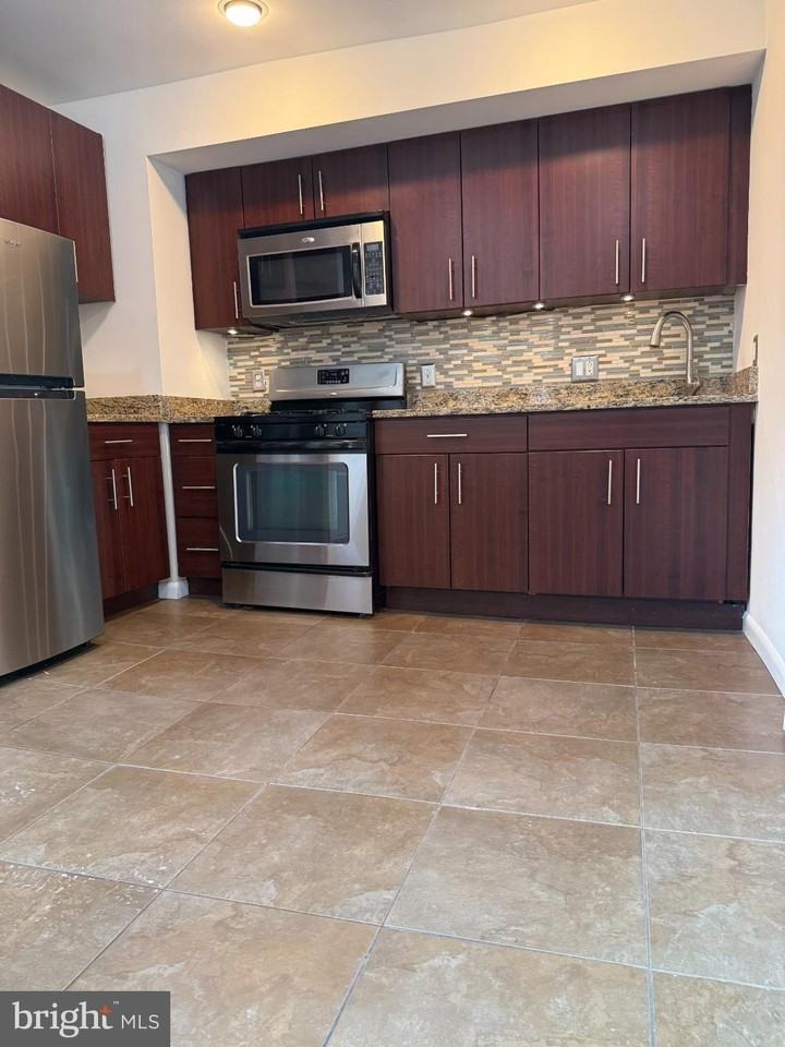 408 S Alder St - Photo 4 of 21
