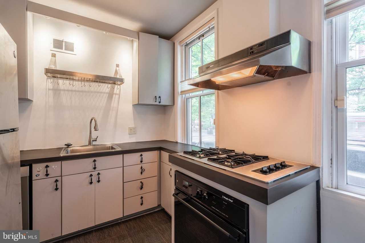 2228 Pine St - Photo 5 of 36