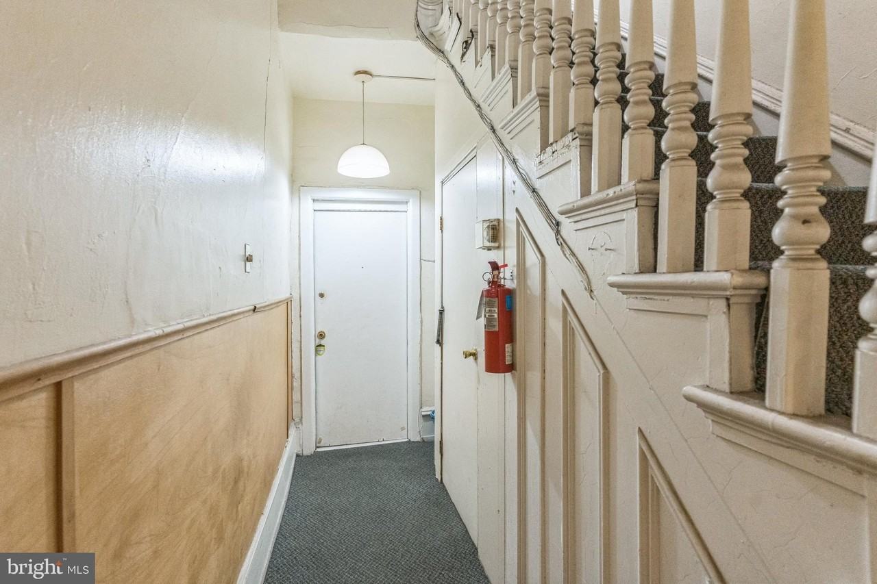 2316 Spruce St #1R - Photo 4 of 18