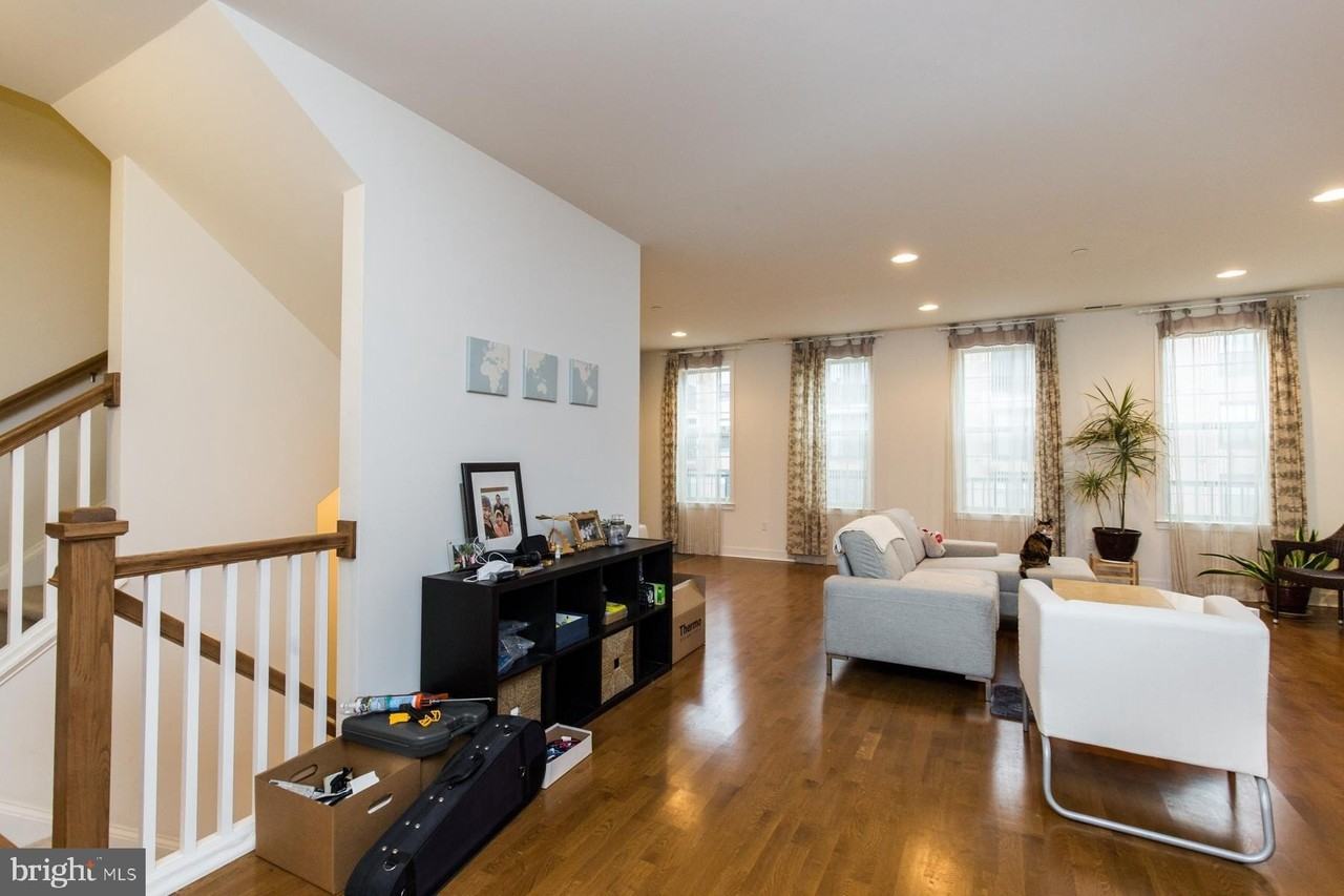 207 Brinley Ct - Photo 3 of 27