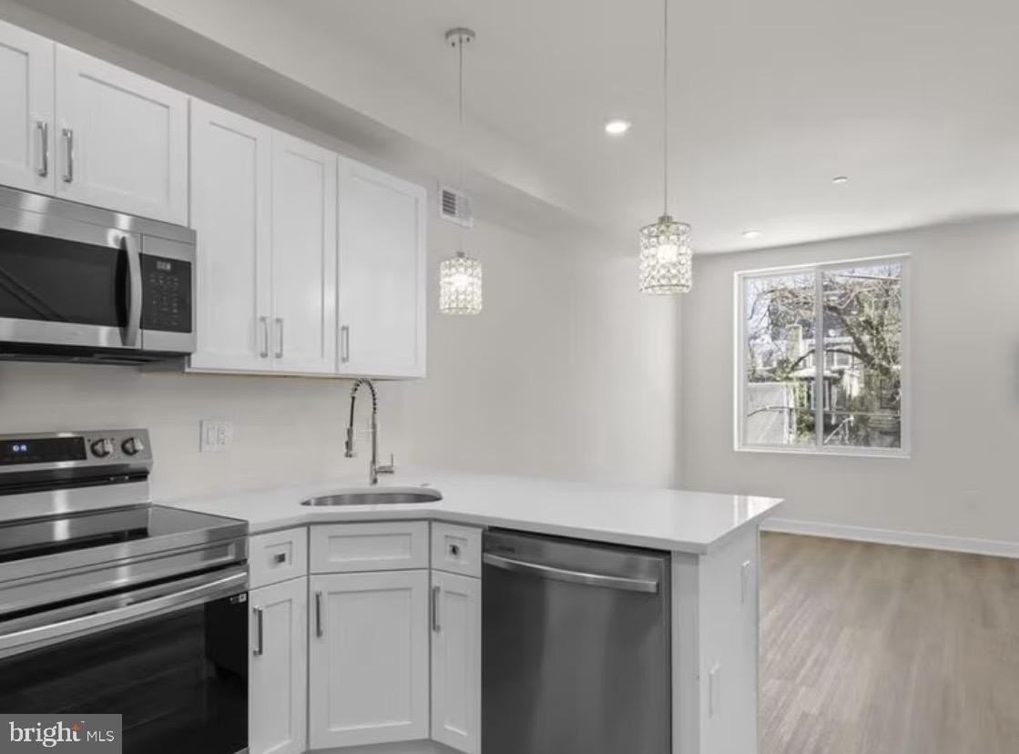 638 N Shedwick St #2 - Photo 5 of 28