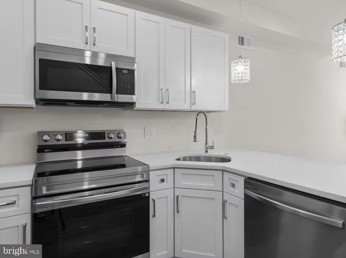 638 N Shedwick St #2 - Photo 6 of 28