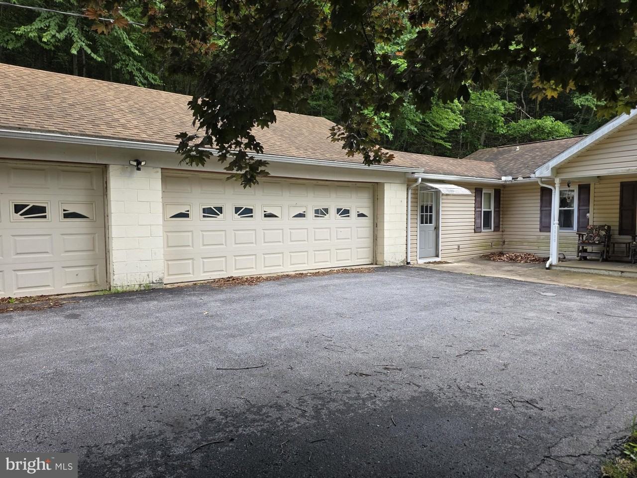 1030 Silver Creek Rd - Photo 6 of 21
