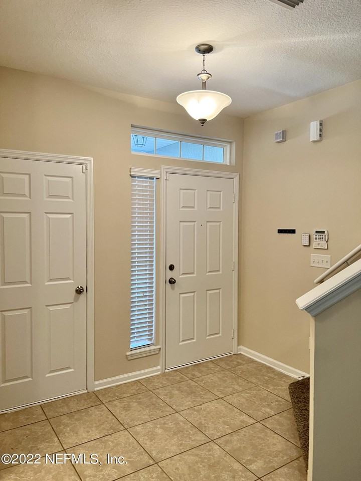 519 Ryker Way - Photo 4 of 24