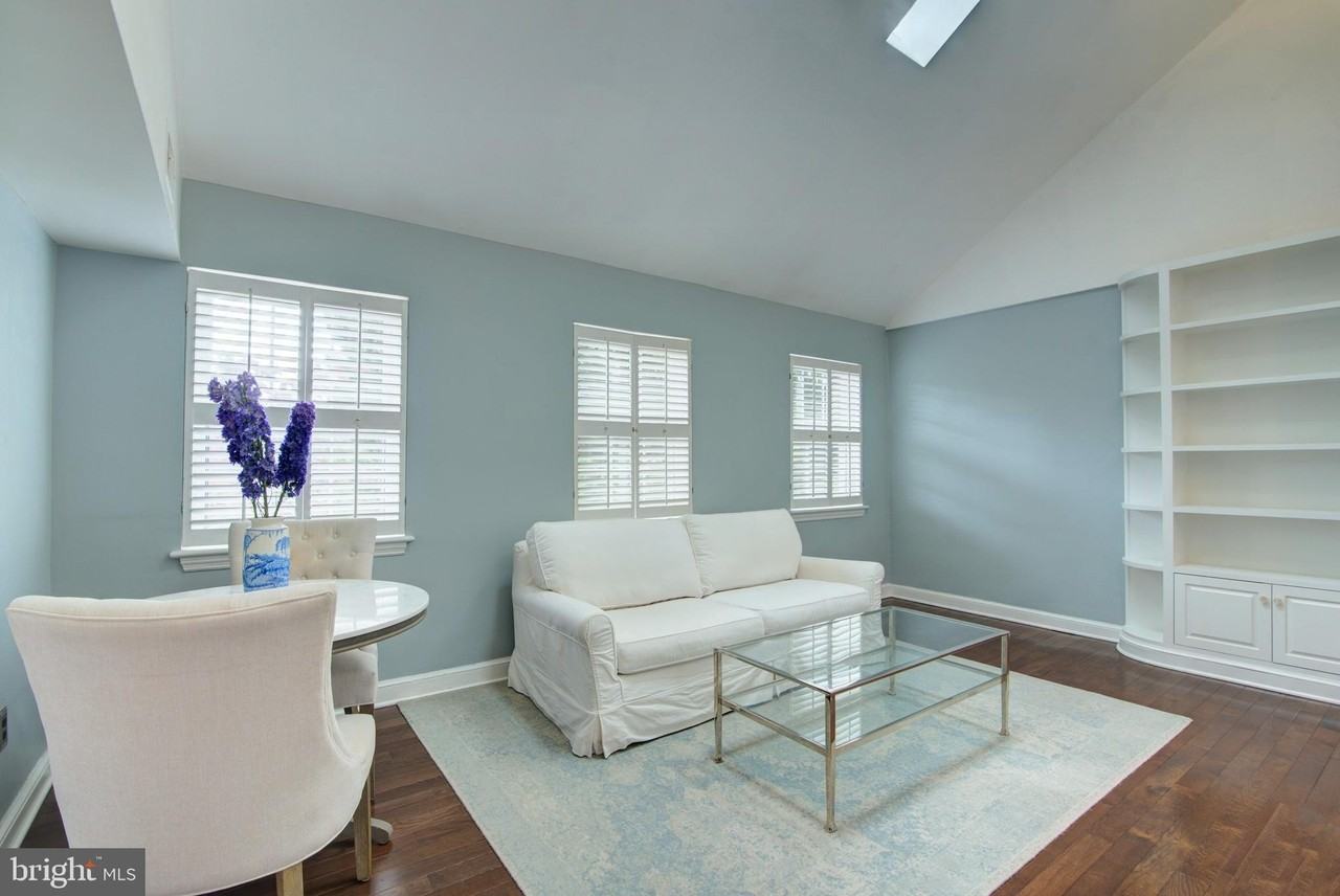 2100 N Scott St #106 - Photo 5 of 34