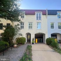 315 N Maple Ave - Photo 1 of 1