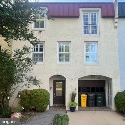 315 N Maple Ave - Photo 2 of 27