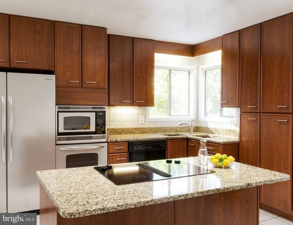 7220 Vistas Ln - Photo 3 of 28