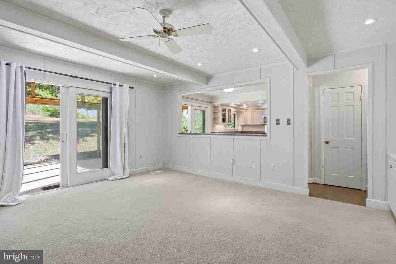 9369 Tovito Dr - Photo 7 of 38