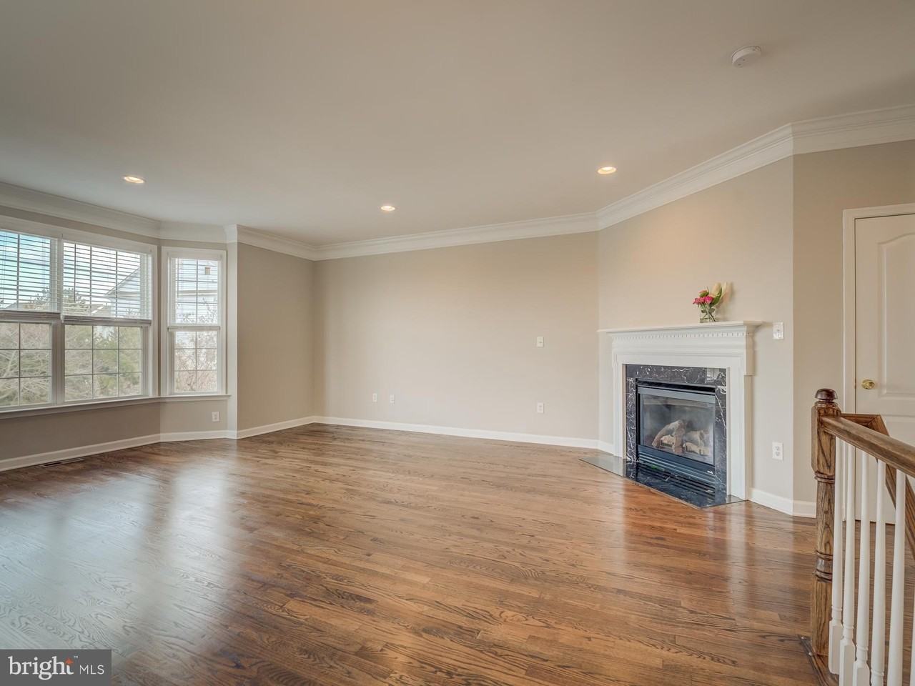 42451 Magellan Sq - Photo 4 of 45