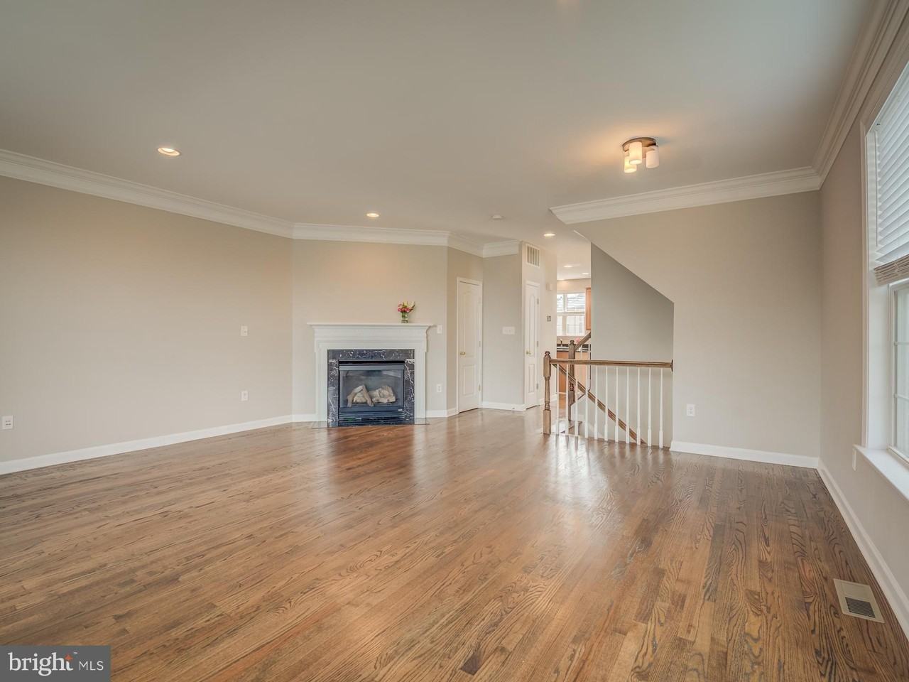 42451 Magellan Sq - Photo 5 of 45